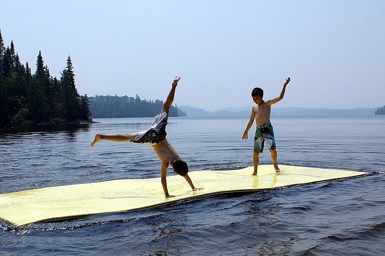 WHITE KNUCKLE THE RUNWAY GIANT FLOATING MAT