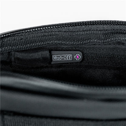 essentials-case-rainproof-muc-off