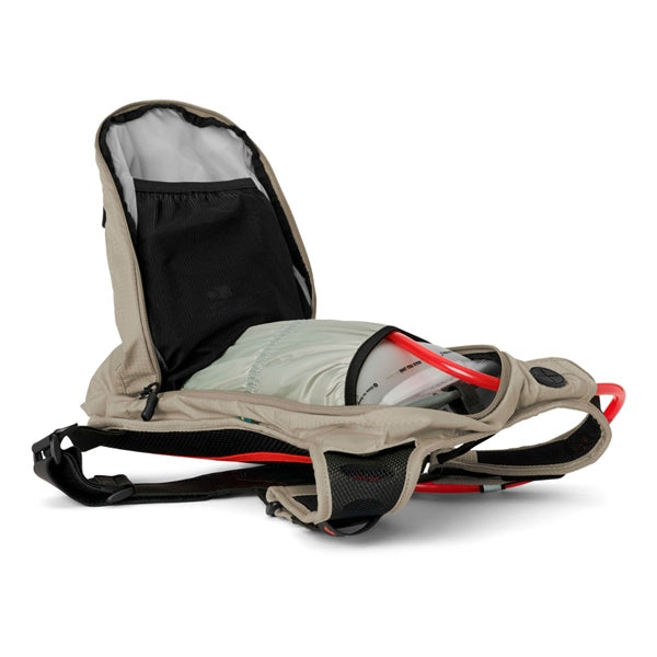 outlander-moto-9l-hydration-pack-sand